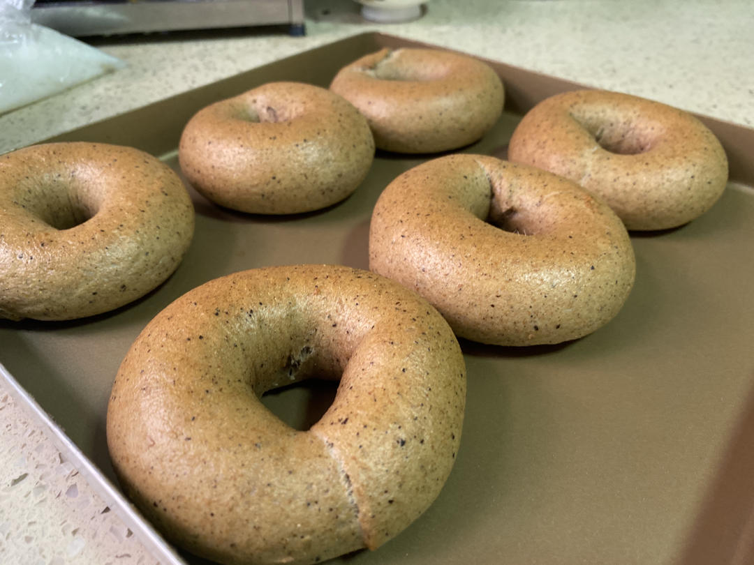 全麦红茶贝果（全麦含量50%）