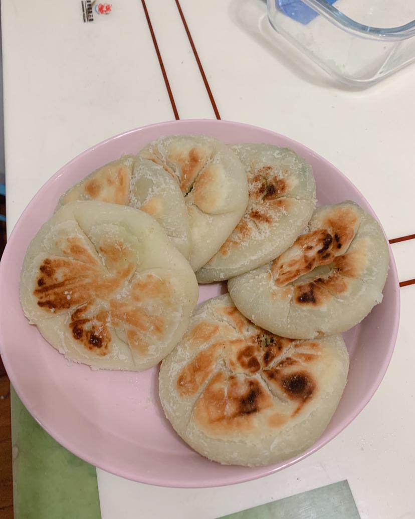 韭菜饼+韭菜肉饼+梅干菜肉饼（肉馅很重要）