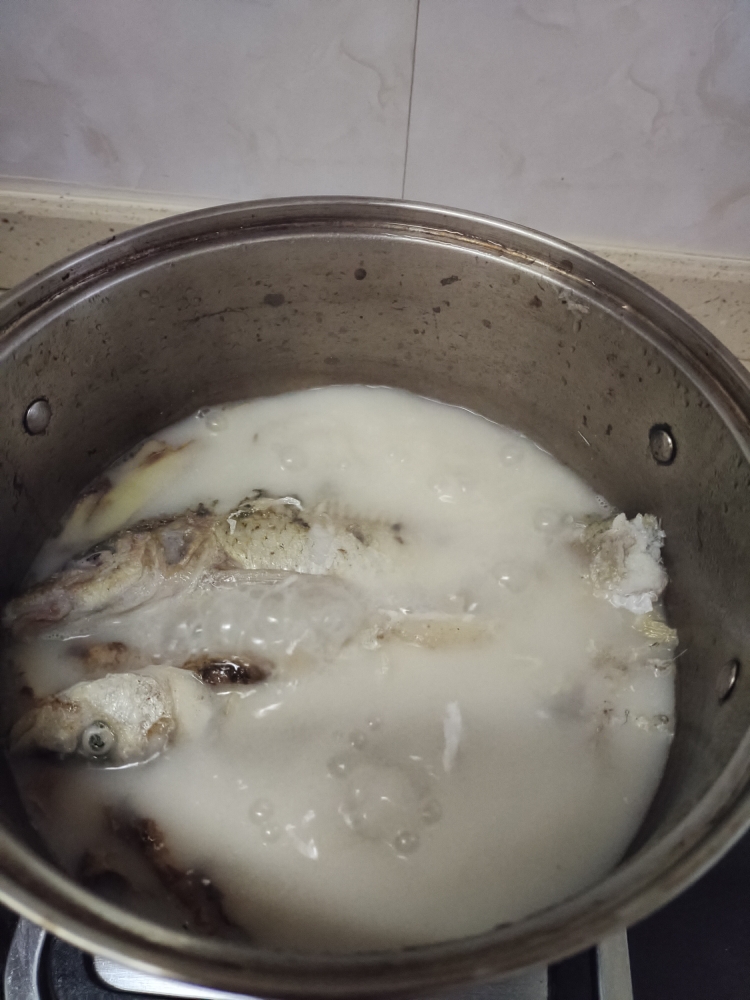 浓白鱼汤的做法 步骤2