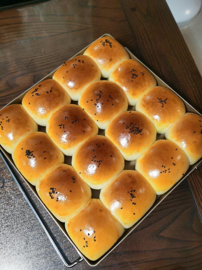 🥛超简单快手，柔软拉丝，一次发酵，牛奶小餐包