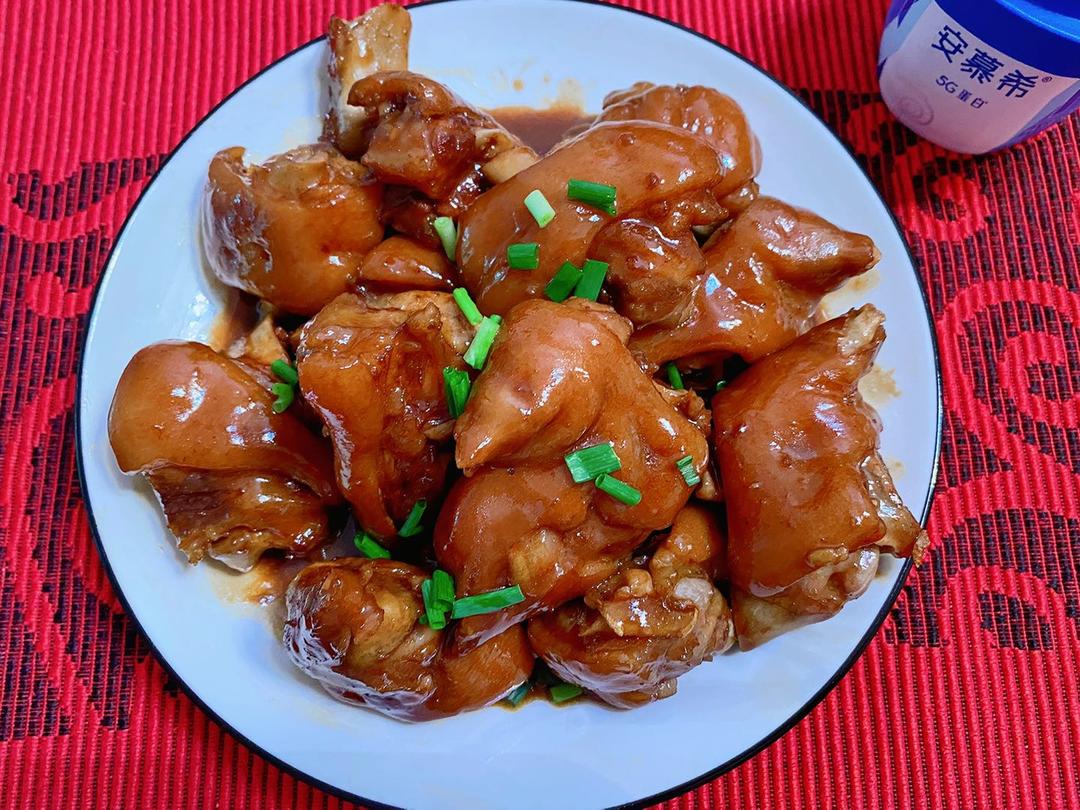 红烧猪蹄，酱香味，超级过嘴瘾的卤猪蹄