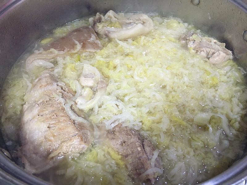 酸菜汆白肉