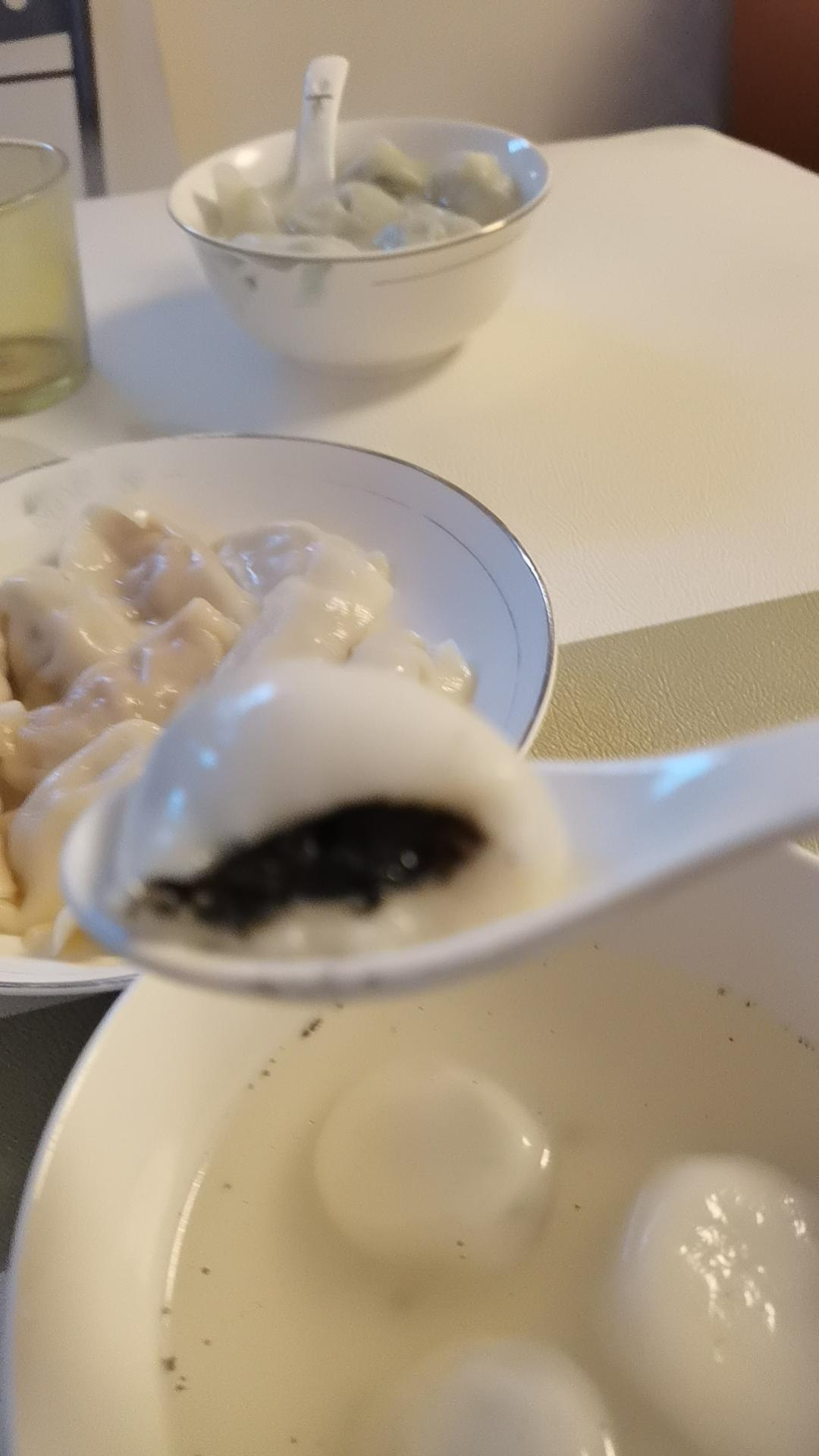 家传黑芝麻汤圆馅心
（黑洋酥）