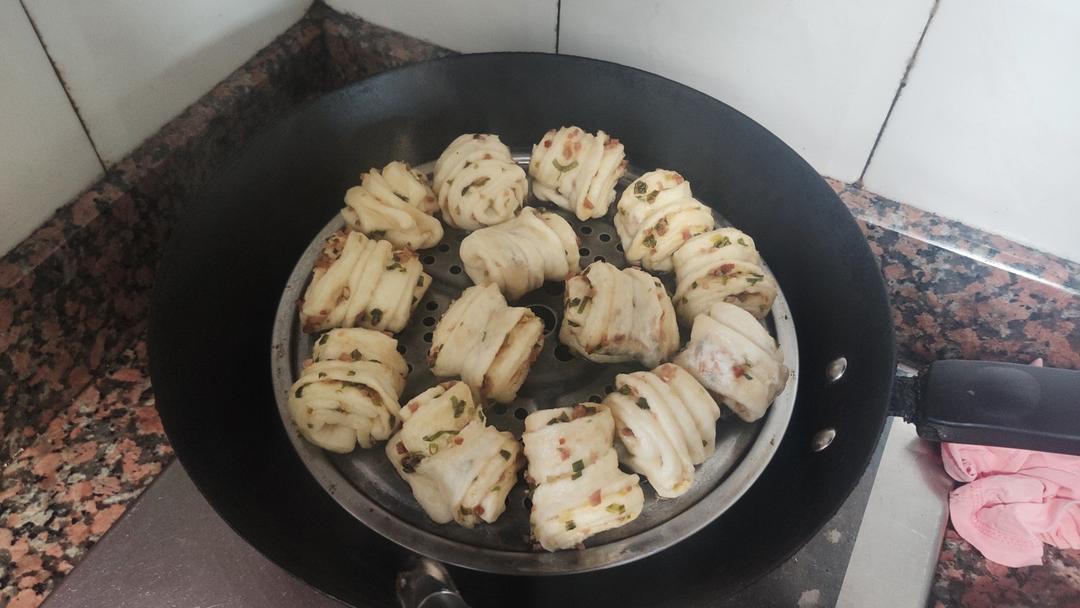 葱油花卷 Steamed Roll