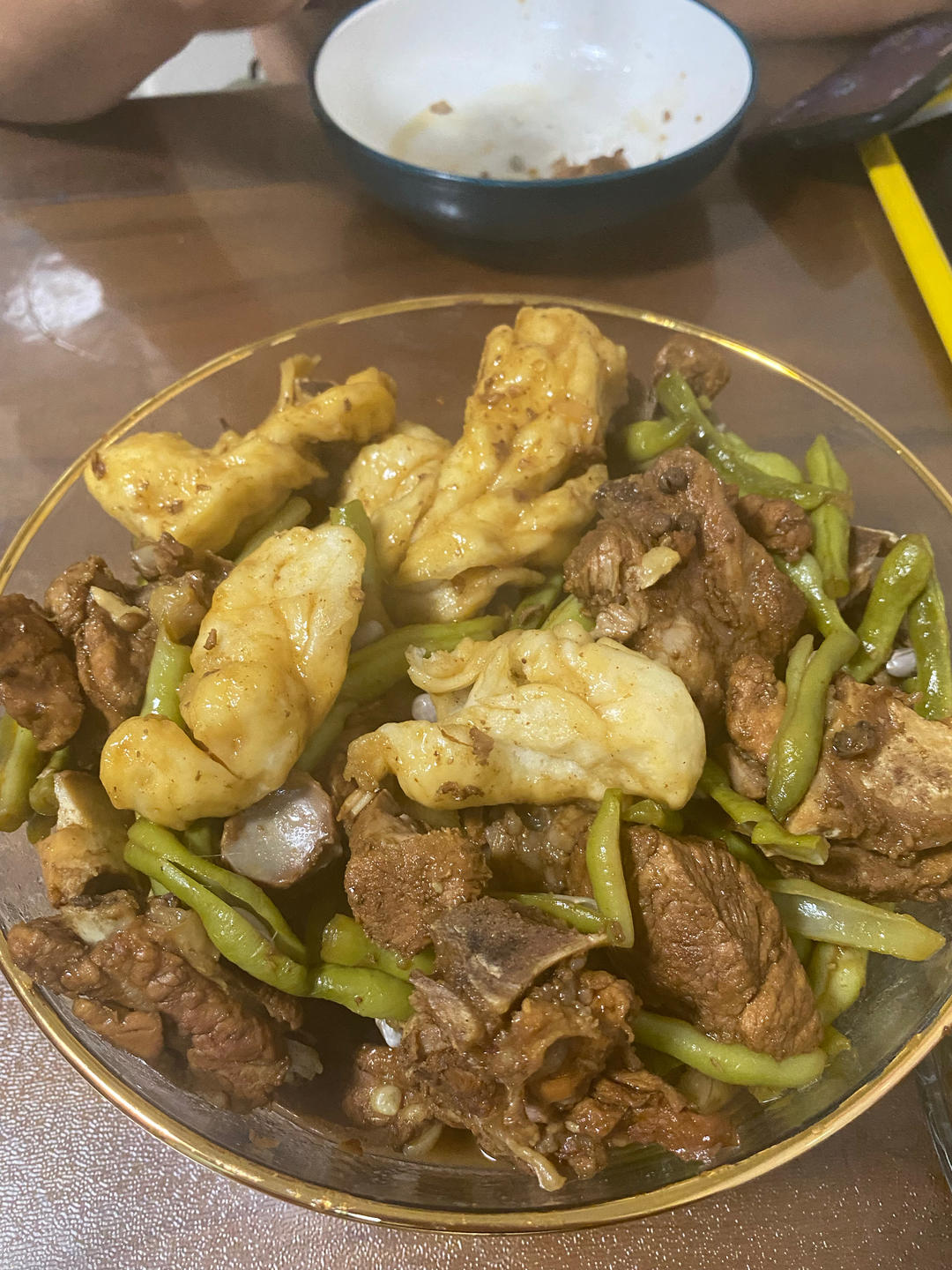懒人一锅烩——排骨扁豆焖卷子