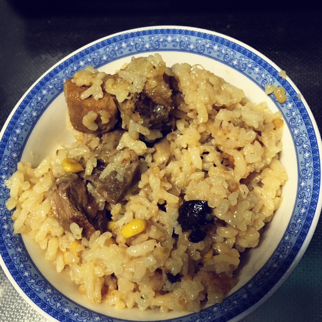 喷香排骨焖饭（爆好吃）