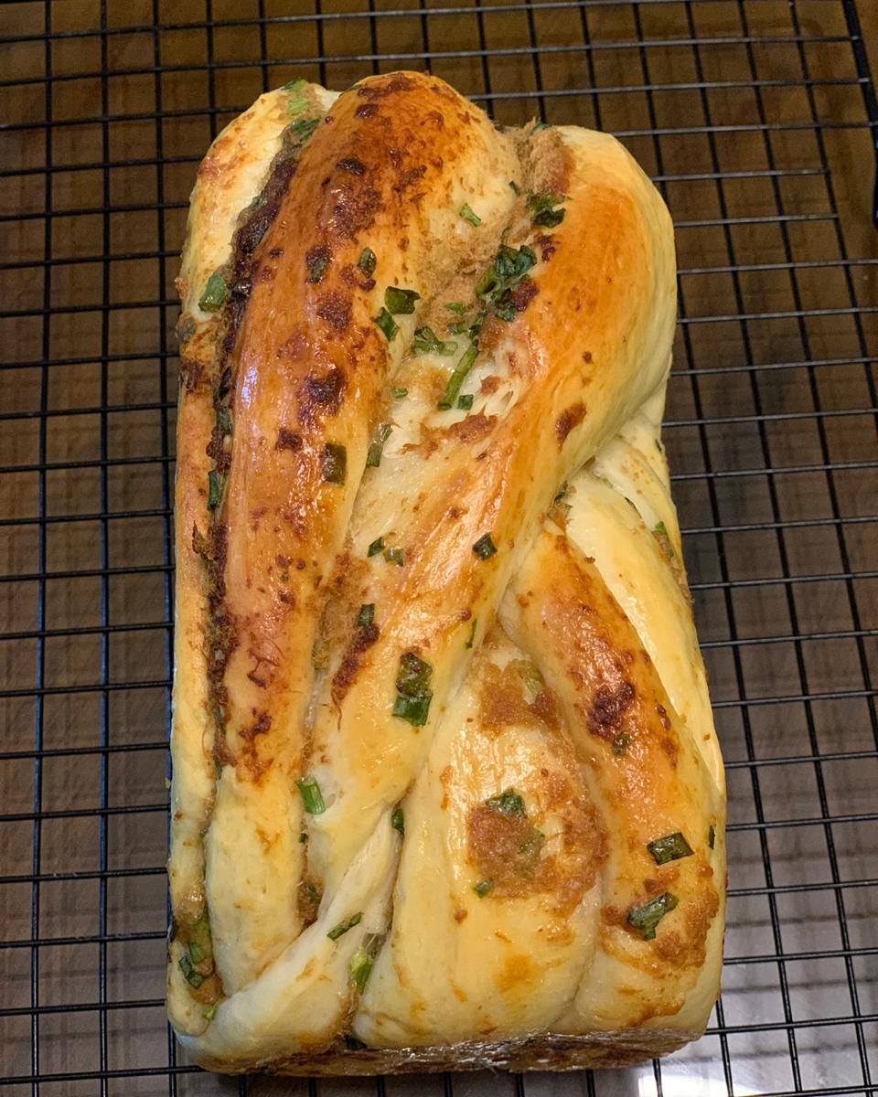 香葱肉松手撕吐司