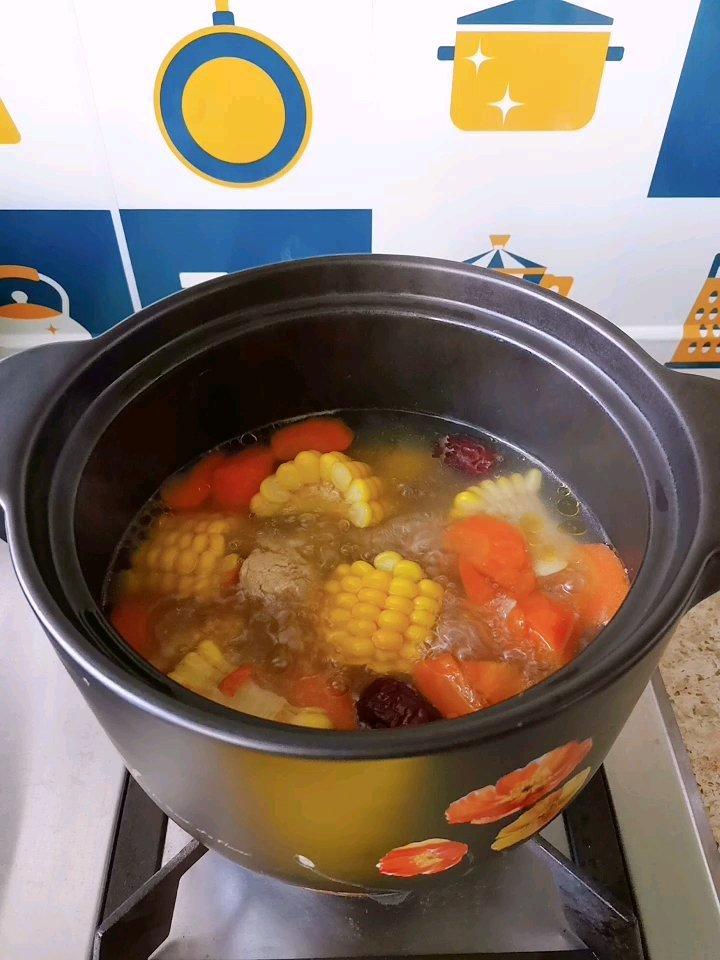 排骨玉米胡萝卜汤