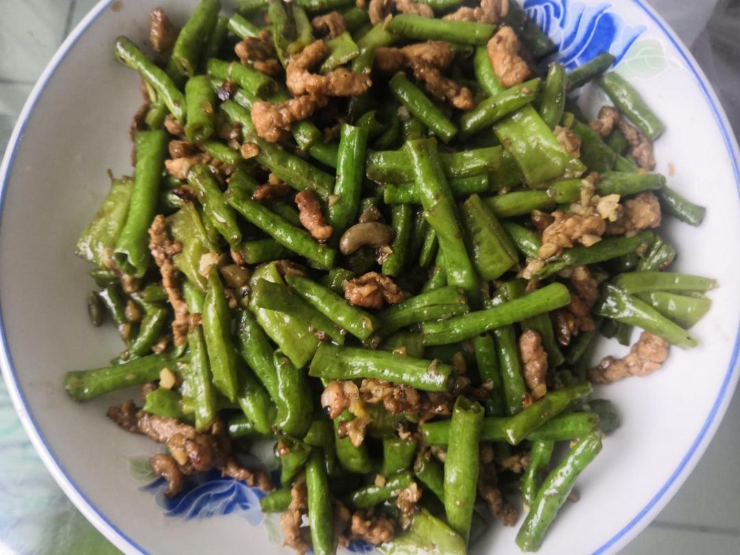 厨师长教你：“小炒白豆角”的家常做法，味道很赞，先收藏起来