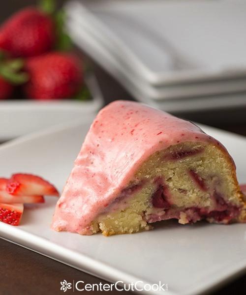 Strawberry Yogurt Cake 草莓酸奶蛋糕的做法