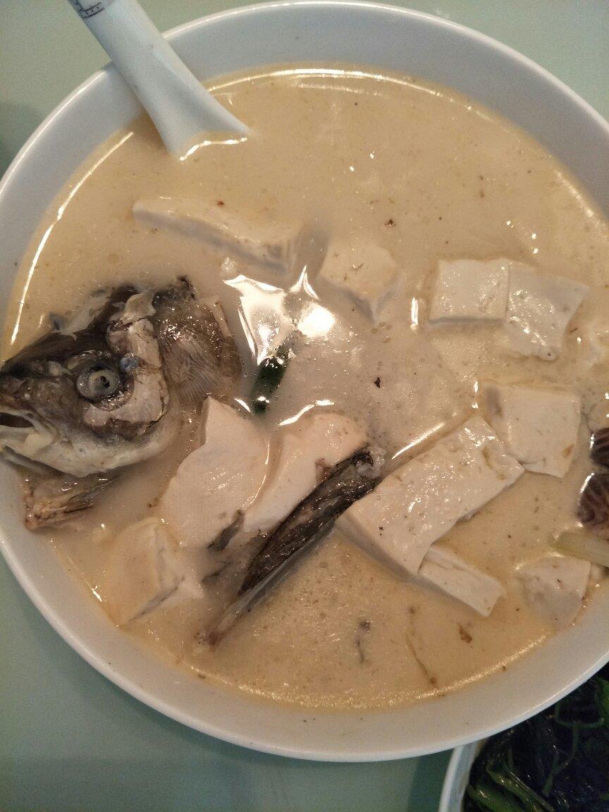 鲫鱼豆腐汤