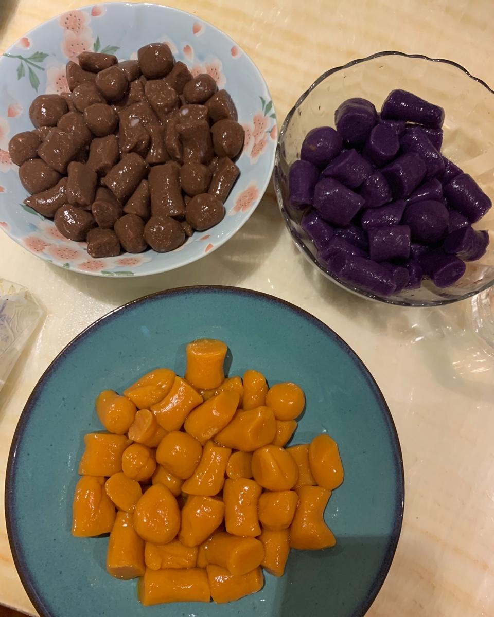 自制鲜芋仙芋圆（另附: 蜜红豆和仙草冻的做法）