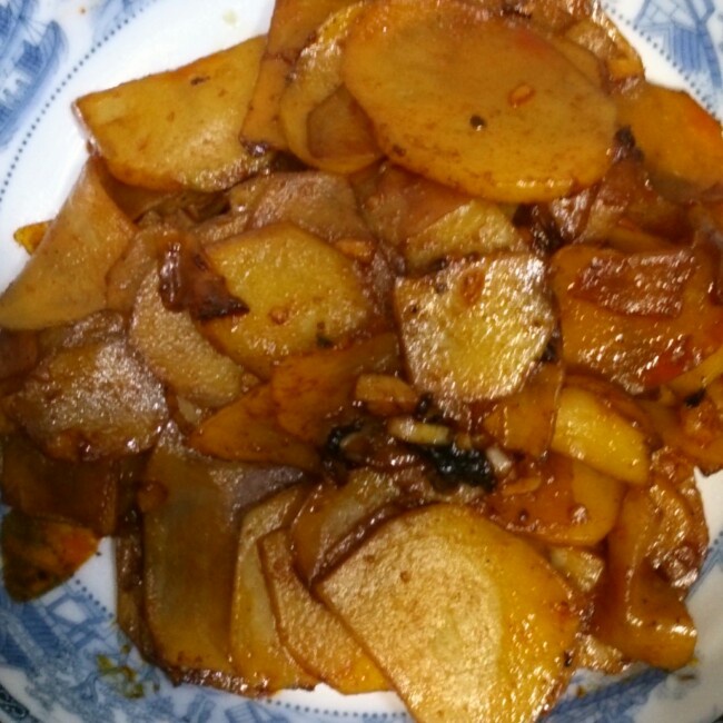 韩式辣酱炒香脆土豆片
