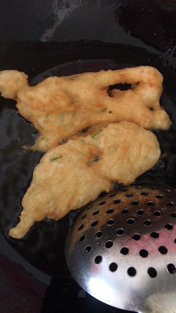 懒人油条做法，手不碰面，一挤就出锅，又软又香