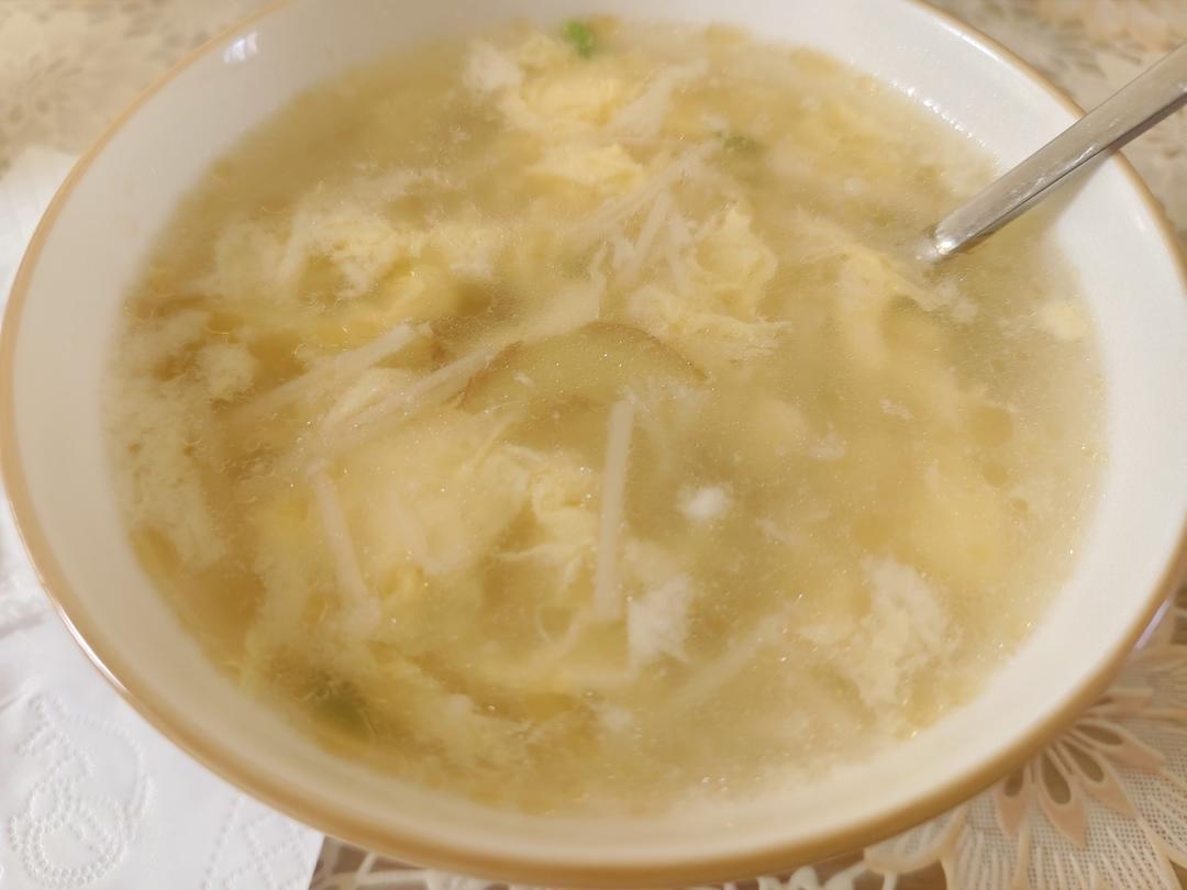 金针菇蛋汤，味道鲜美，可作为减肥餐