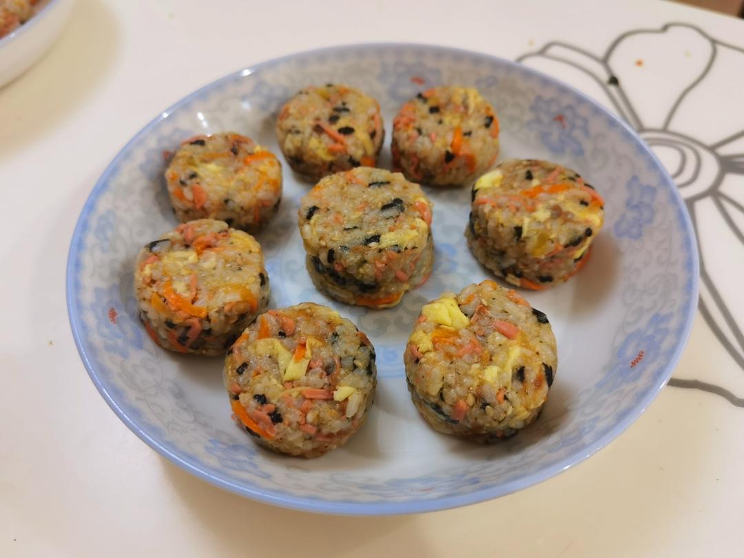 简单随意的海苔饭团