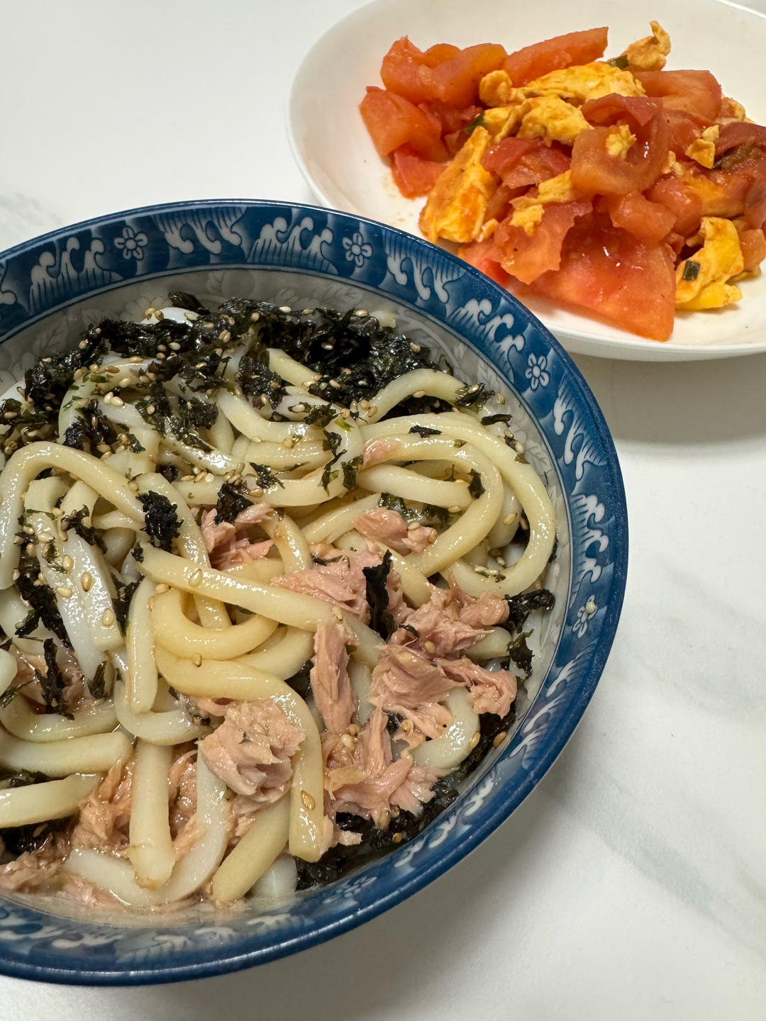 简易一人食呑拿鱼拌海苔乌冬面