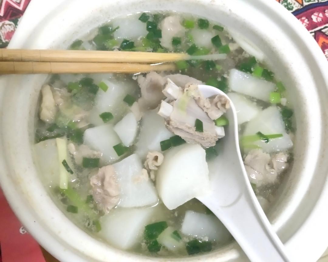 白萝卜羊肉片汤