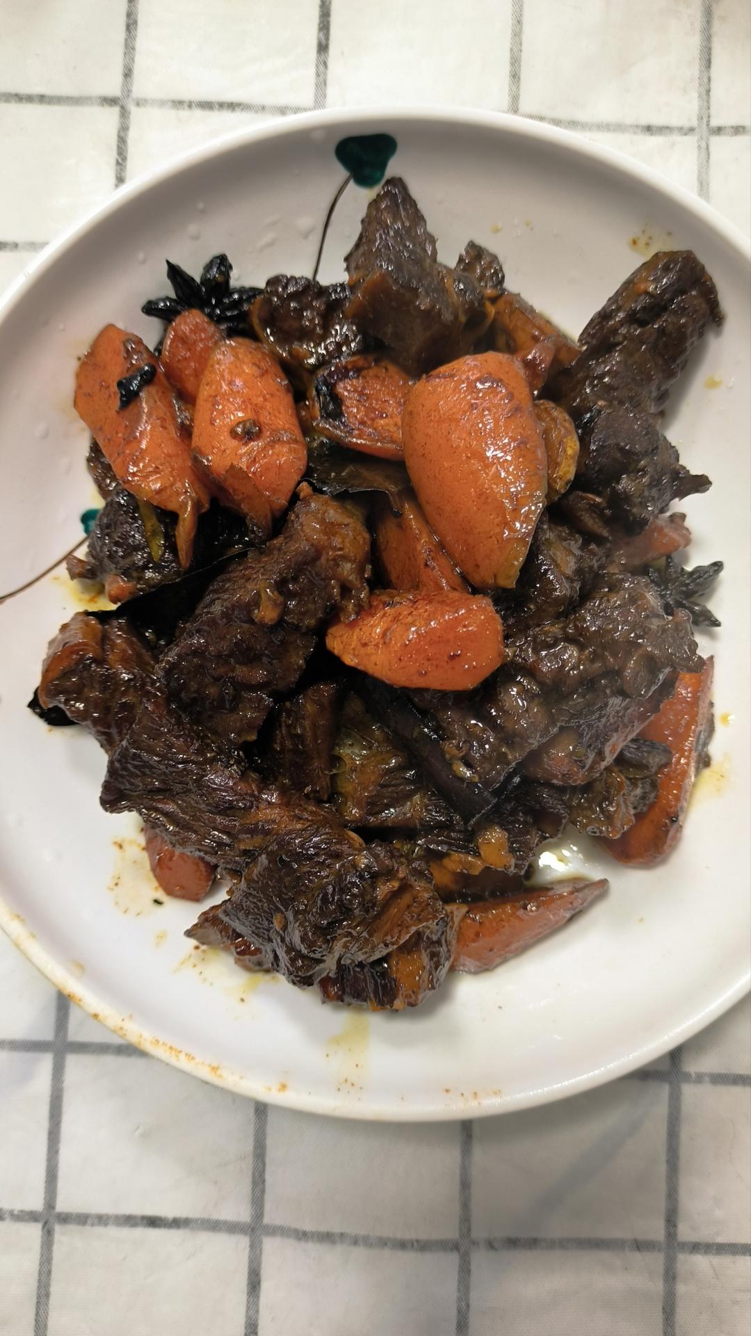 胡萝卜炖牛腩
