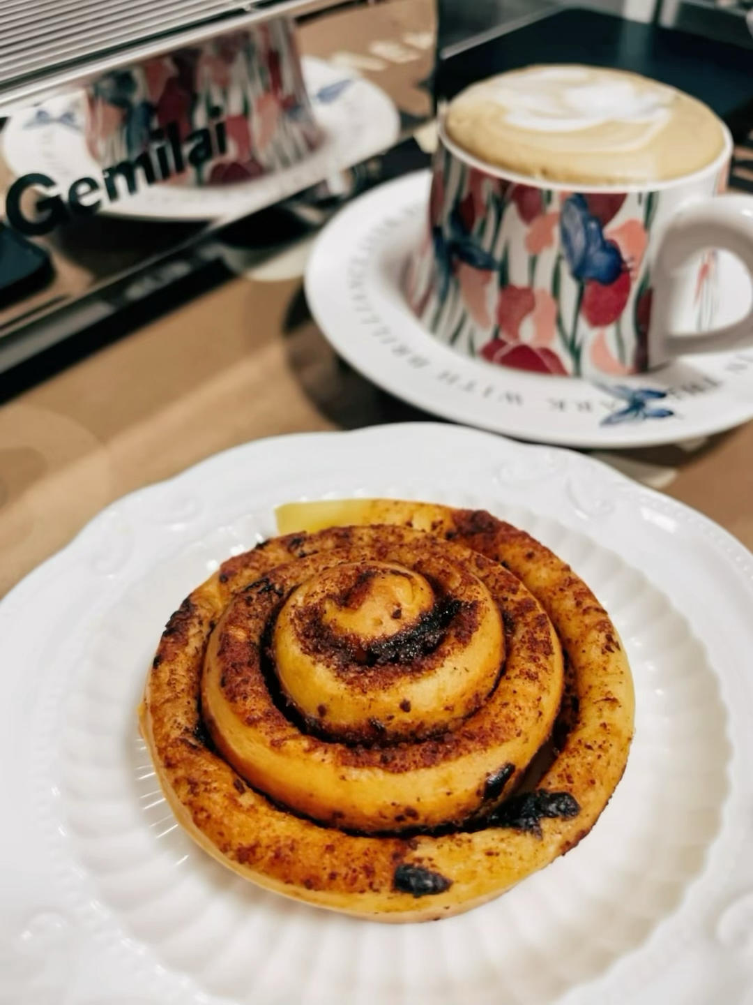 好吃！爱吃！香气浓郁热烈的布里欧修肉桂卷