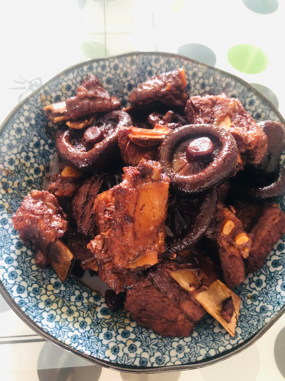香菇比肉还好吃的红烧香菇排骨！