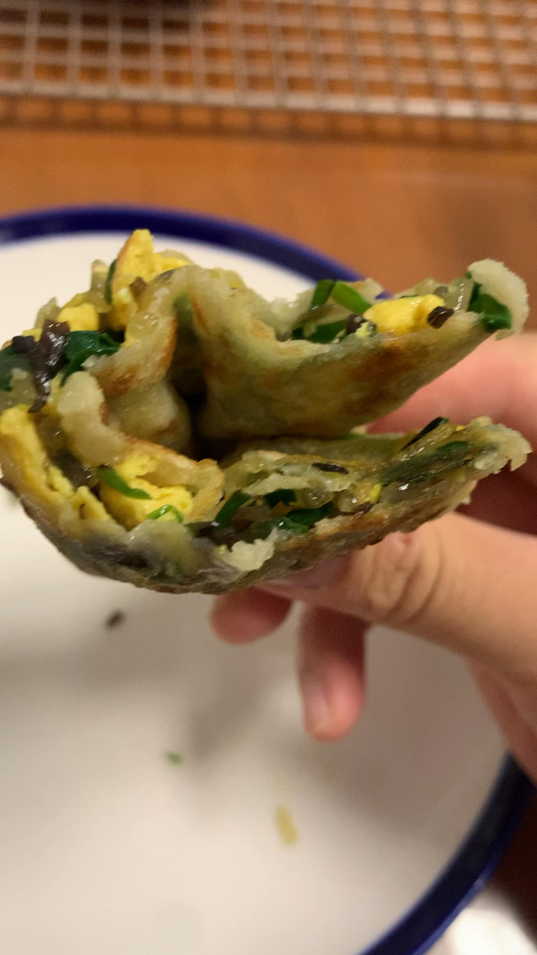 皮薄如纸的韭菜馅饼|免揉面法