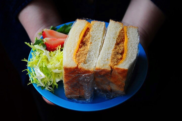 快手早餐 肉松芝士吐司的做法