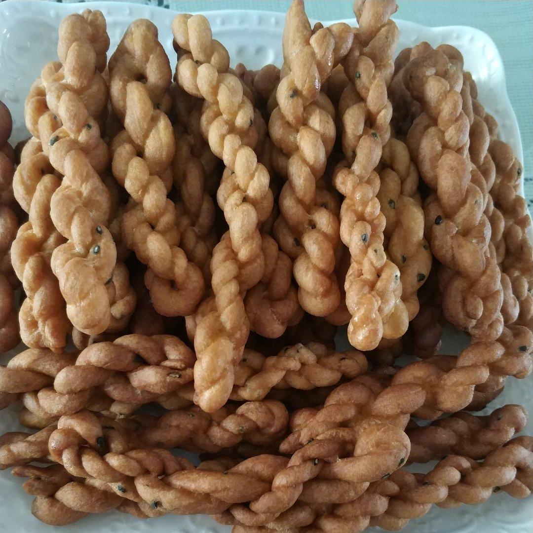 鸡蛋小麻花
