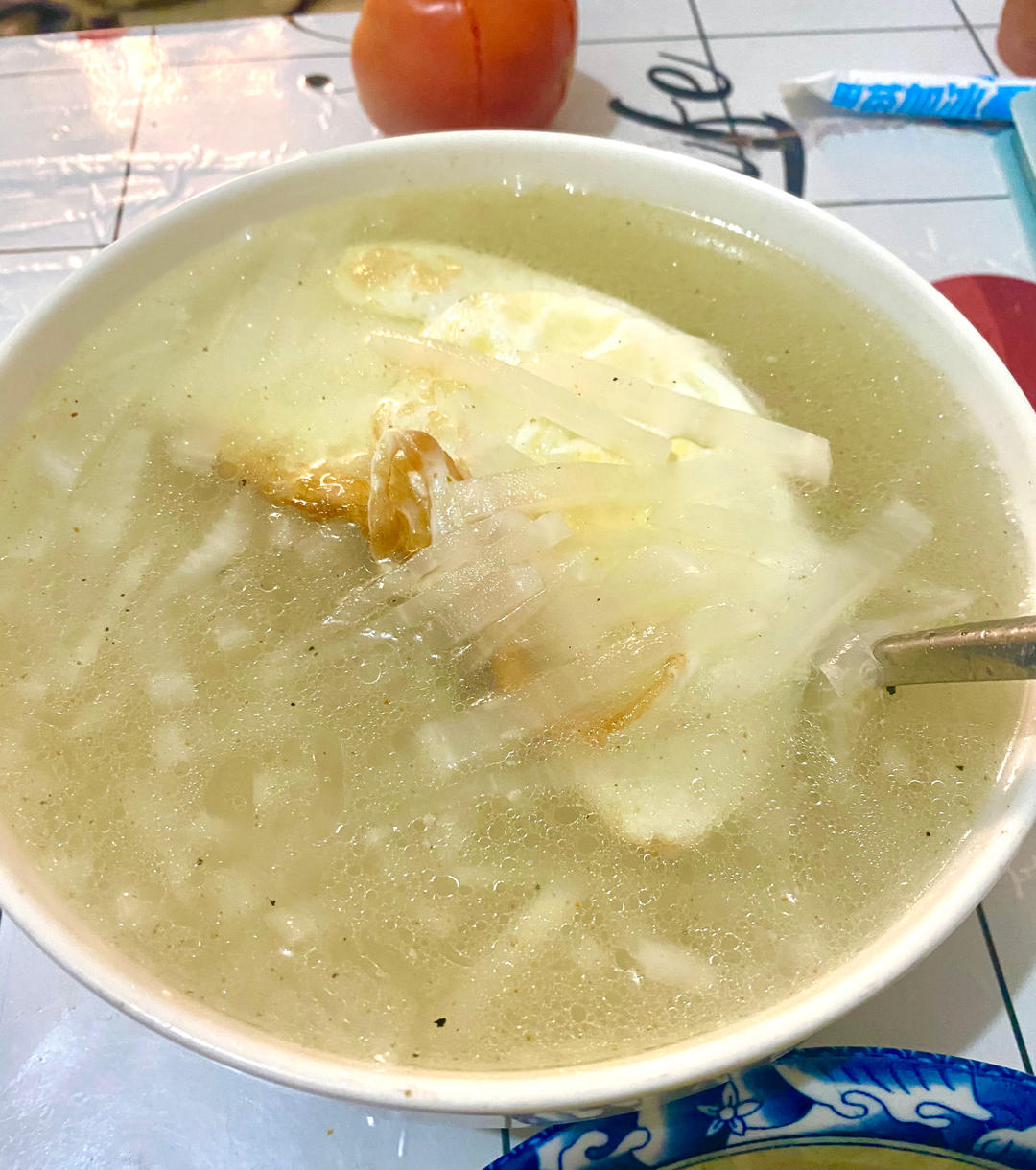 奶白鲜香的萝卜丝煎蛋汤