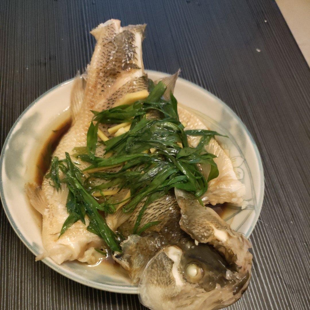 10分钟做 清蒸鲈鱼 （附切鱼图解）
