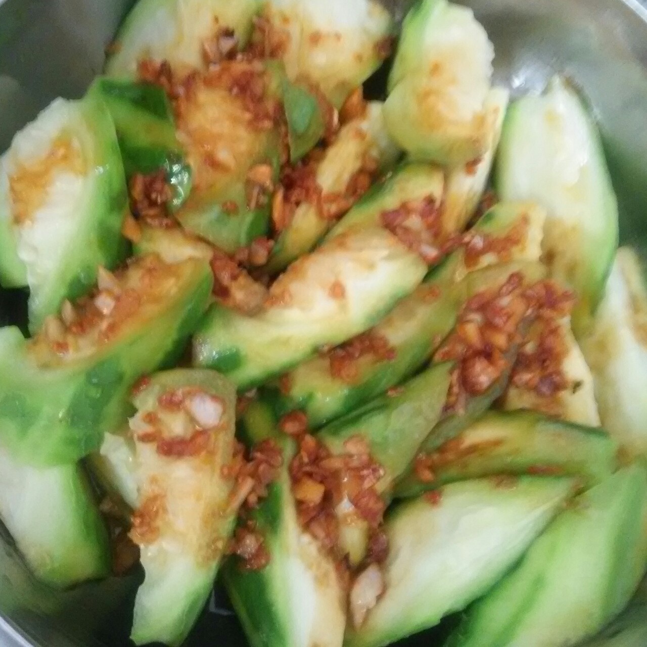 只需要五分钟就可以的美味蒜蓉蒸丝瓜