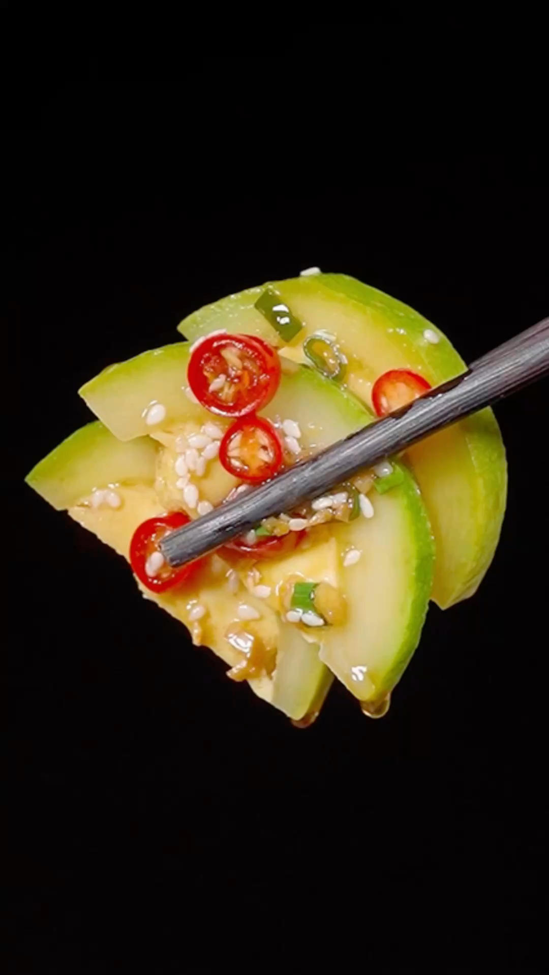 西葫芦别在炒着吃了，你就像我这样做，爽口嫩滑又好吃的做法