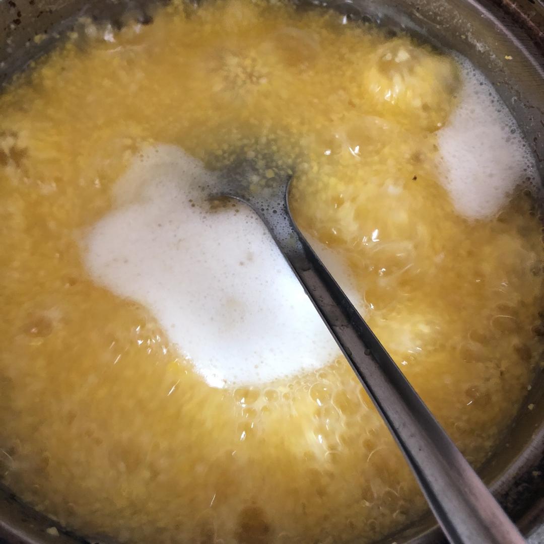 玉米碴子粥
