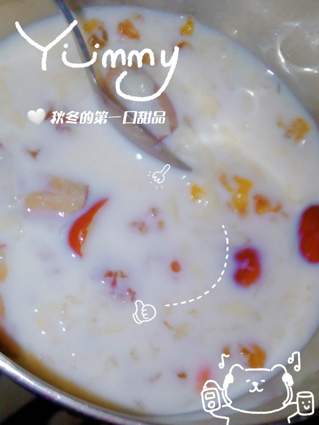 桃胶银耳红枣羹