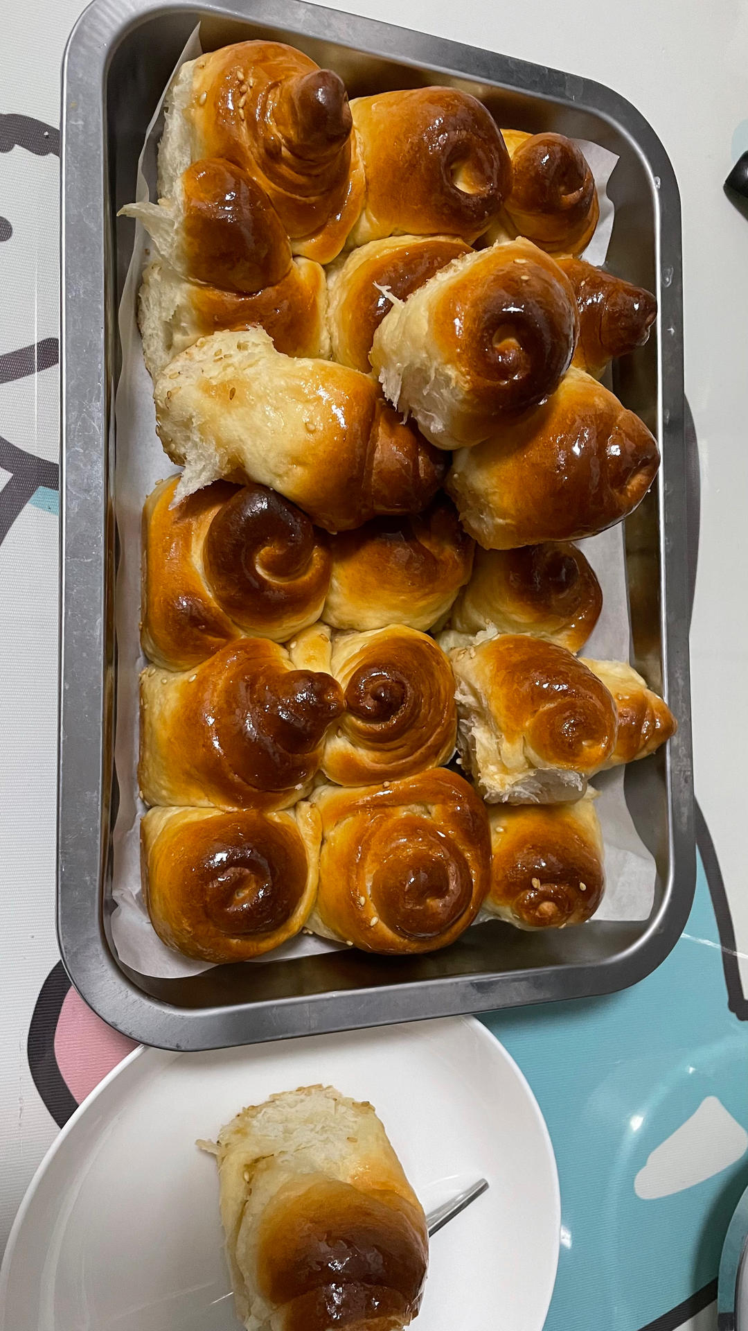 蜂蜜脆皮小面包—只是多加了一步，就让平凡无奇的面包惊艳起来