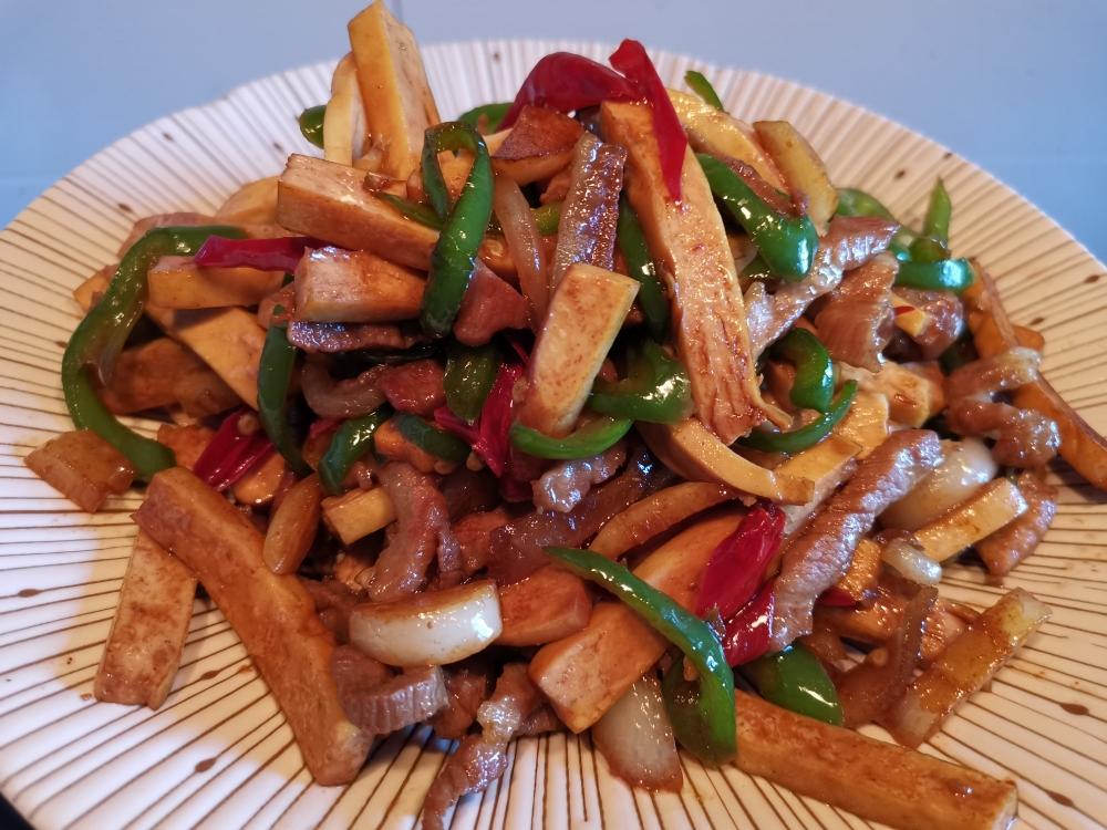 柴火香干炒肉的做法