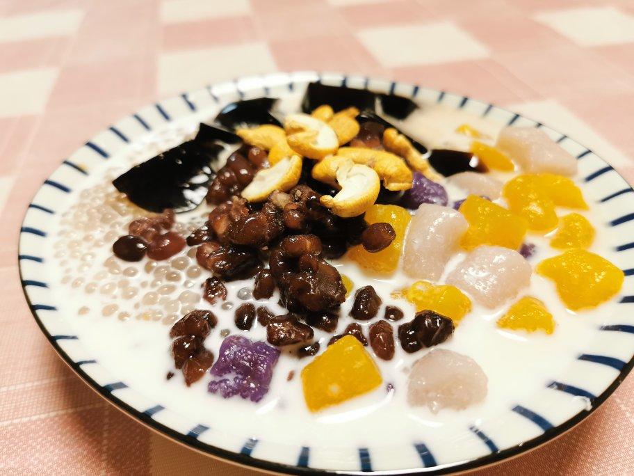 莞尔君做的芋圆烧仙草西米露