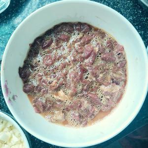 彩椒炒牛肉的做法 步骤1