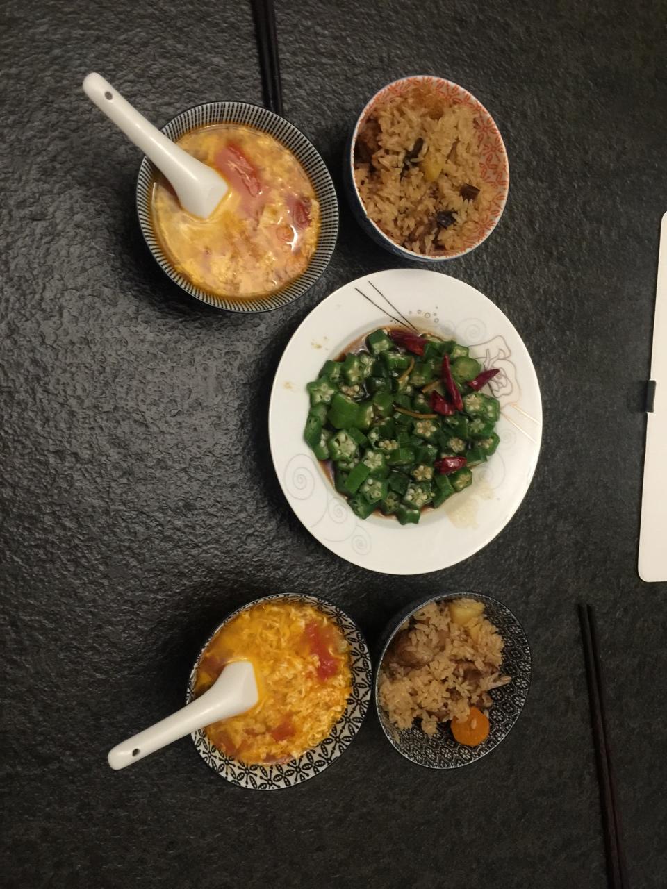 喷香排骨焖饭（爆好吃）