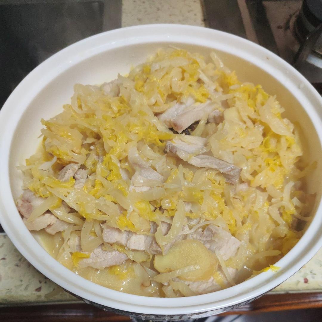 五花肉炖酸菜
