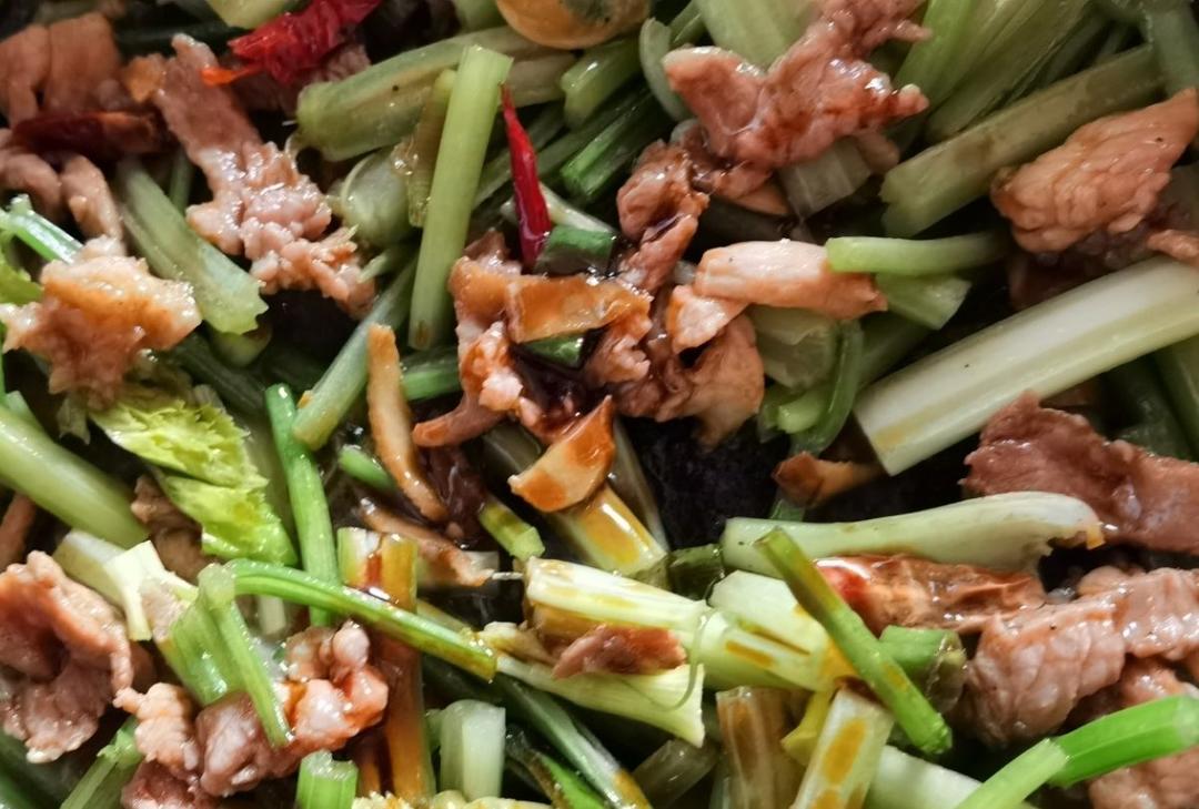 ㊙️家常菜‼️芹菜小炒牛肉‼️牛肉超级嫩滑哟