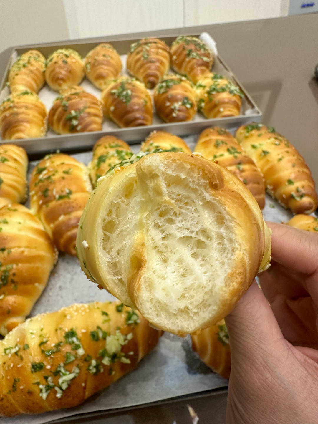 🥐蒜香芝士海盐卷                          小朋友都无法抗住的蒜香卷