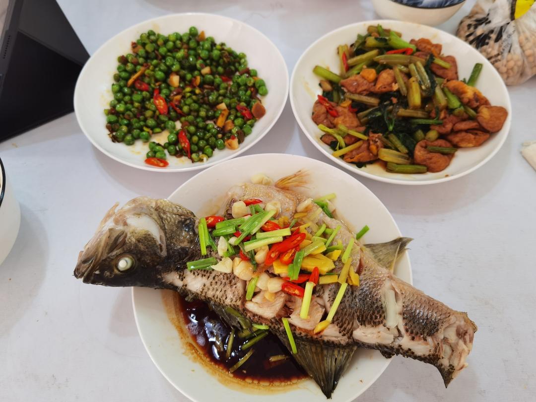 清蒸鲈鱼