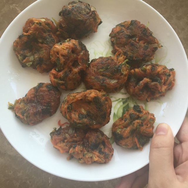 胡萝卜香菜素丸子