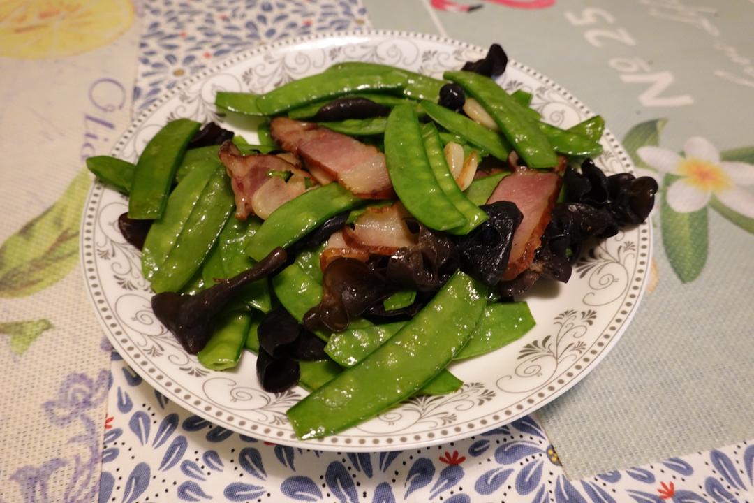 荷兰豆炒腊肉