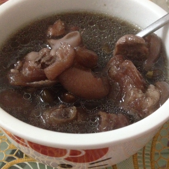 猪蹄黄豆汤