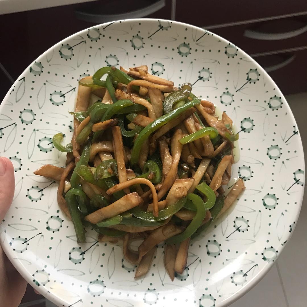 青椒素炒杏鲍菇