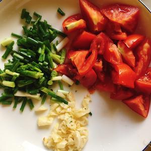 减肥午餐超好吃😋的鲜虾🦐酸汤玉米面（西红柿🍅西兰花🥦金针菇)的做法 步骤2