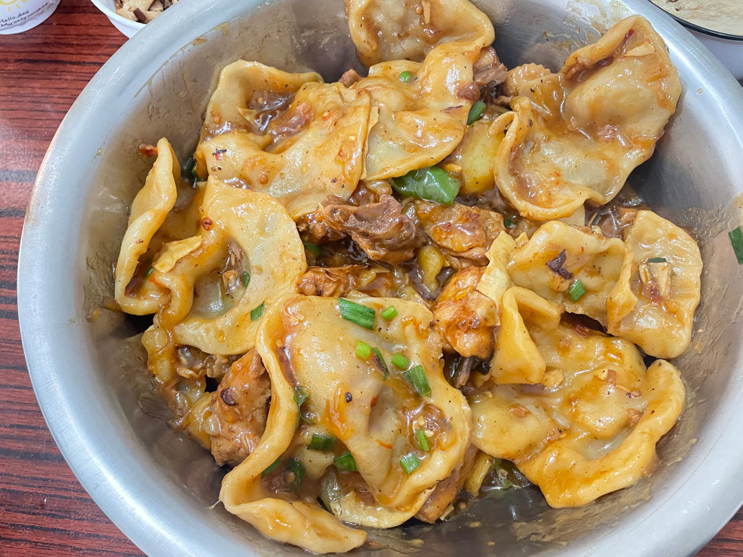 地锅鸡，教你贴饼子好吃的小技巧~