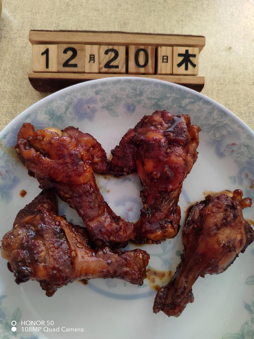好吃到舔手指的「蒜香蜜汁鸡翅根」👍